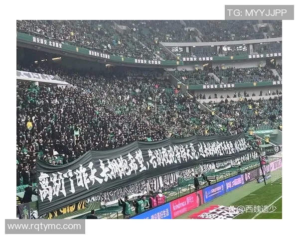 因揍人事件引发争议的足球球星场内外形象大反转